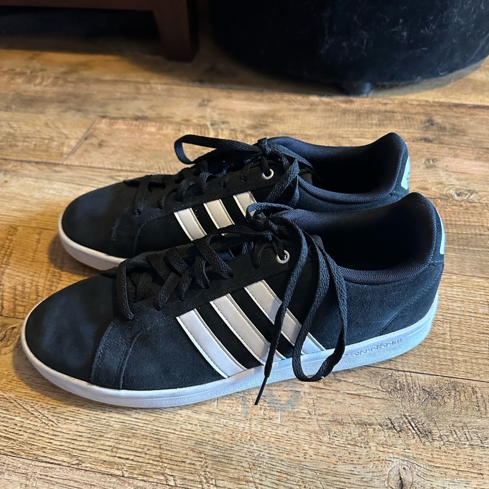 Men’s Adidas Grand Court black sneaker - size 10